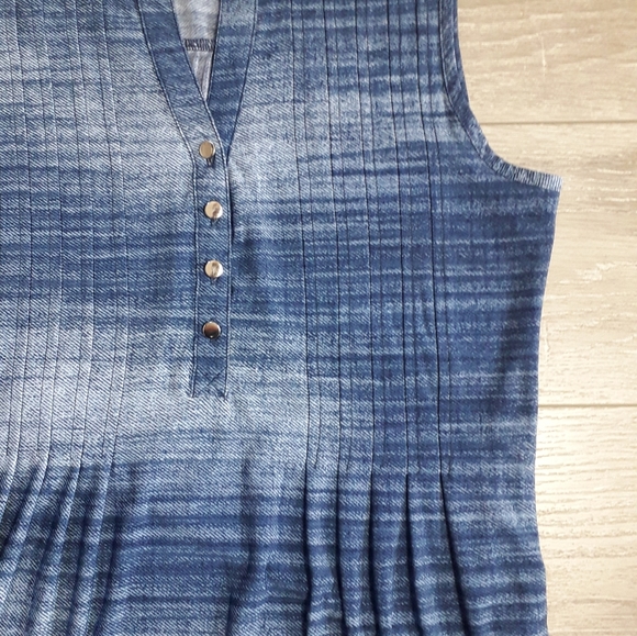 establish 1962 | Flowy sleeveless summer top - Picture 3 of 10